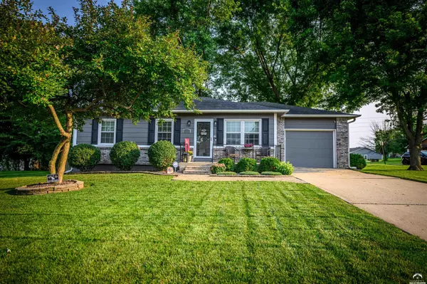 1322 Tall Grass CT, Eudora, KS 66025