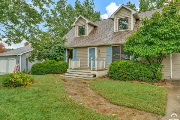 3613 Parkview CT, Lawrence, KS 66049