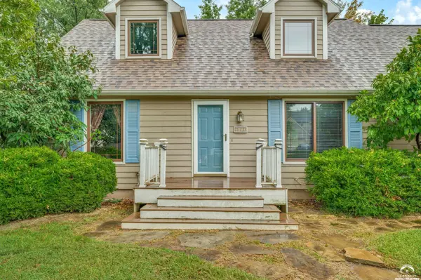 3613 Parkview CT, Lawrence, KS 66049