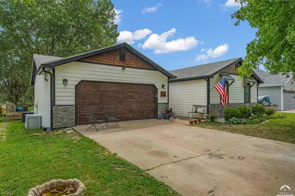 200 Sharon DR, Lawrence, KS 66049