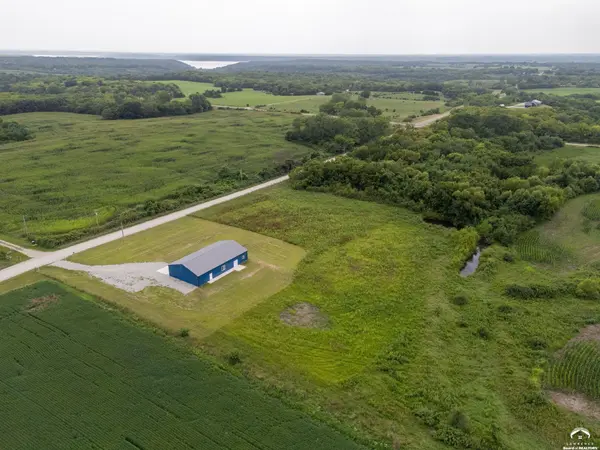 10594 86th ST, Oskaloosa, KS 66066