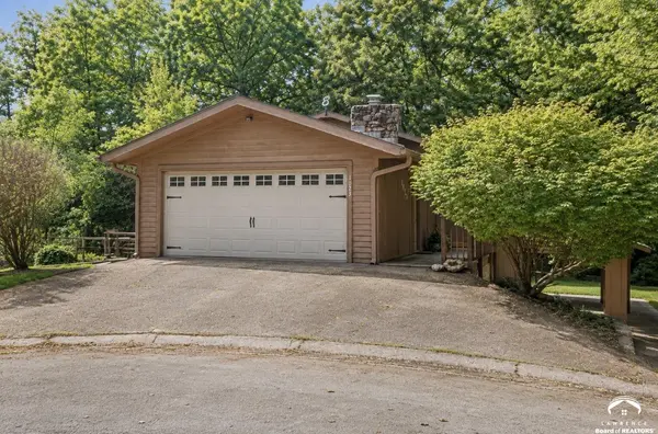 1025 Acorn DR, Eudora, KS 66025