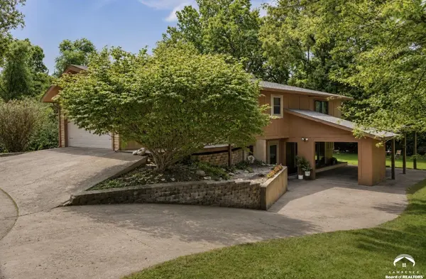 1025 Acorn DR, Eudora, KS 66025