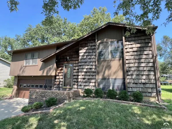 1200 Randall RD, Lawrence, KS 66049