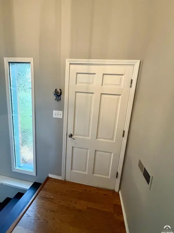 3012 Topeka LN, Lawrence, KS 66047