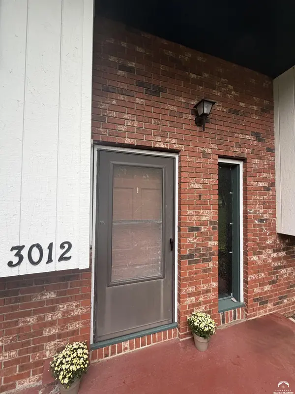 3012 Topeka LN, Lawrence, KS 66047