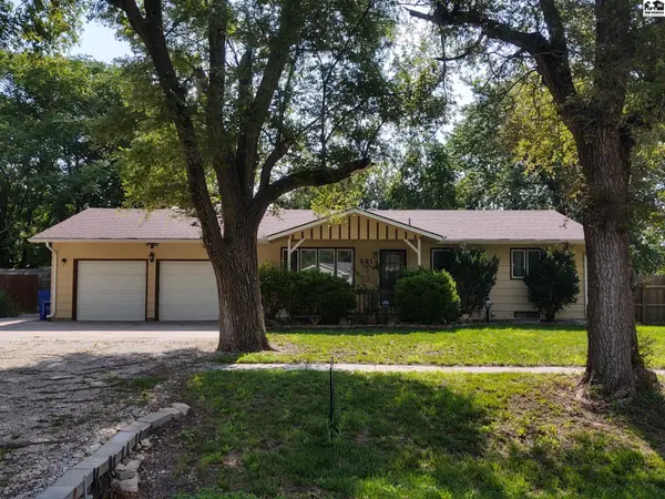 431 S McPherson St, Galva, KS 67443