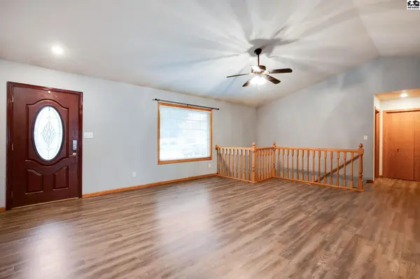 611 E 41st Ave, Hutchinson, KS 67502