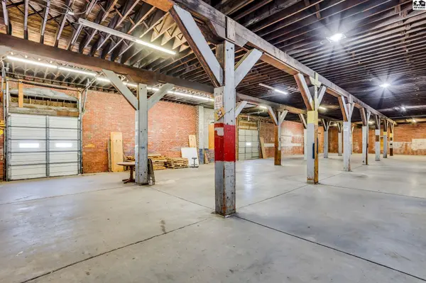 320 S Washington St, Hutchinson, KS 67501
