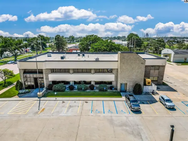500 W 1st Ave, Hutchinson, KS 67501