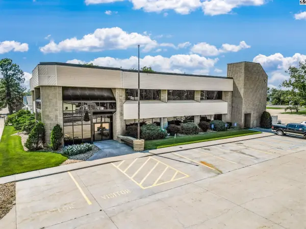 500 W 1st Ave, Hutchinson, KS 67501