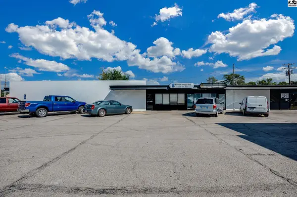 510 E 17th Ave, Hutchinson, KS 67501