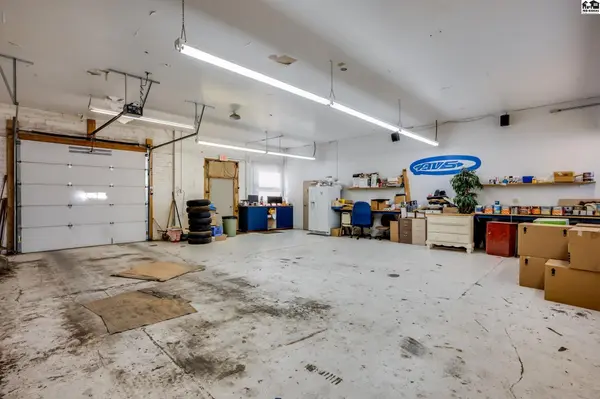 410 N Adams St, Hutchinson, KS 67501