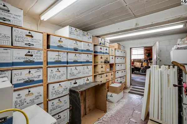410 N Adams St, Hutchinson, KS 67501