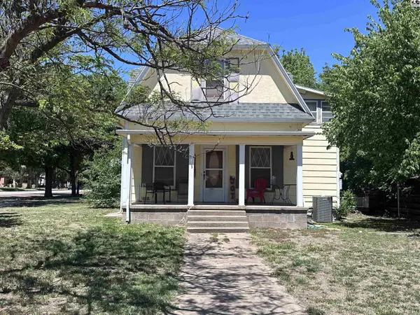 300 N Main St, Pratt, KS 67124