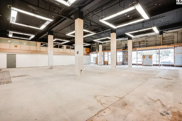 208 N Main St, Hutchinson, KS 67501