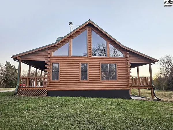 2129 Pawnee Rd, Galva, KS 67443