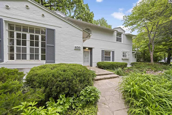 400 Hyde Park Dr, Hutchinson, KS 67502