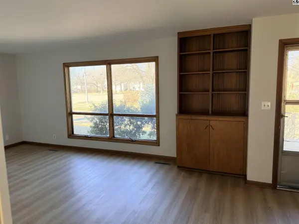 215 N Main St, Canton, KS 67428