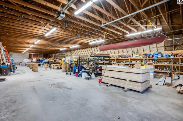 2405 E Wasp Rd, Hutchinson, KS 67501