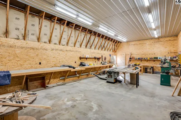 2405 E Wasp Rd, Hutchinson, KS 67501