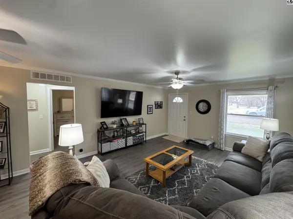 1018 W 3rd St, Pratt, KS 67124