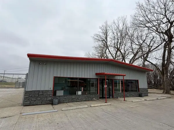 911 W 1st St, Mcpherson, KS 67460