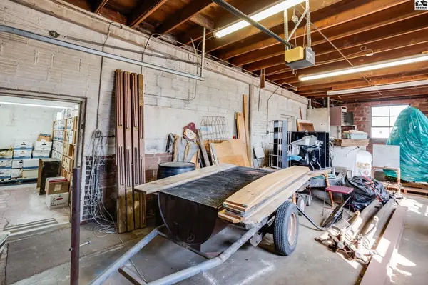 410 N Adams St, Hutchinson, KS 67501