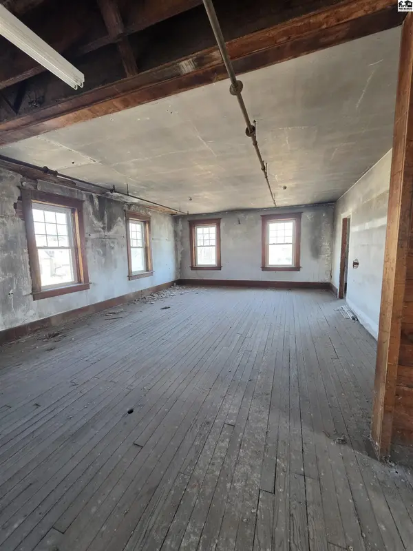203 N Plum, Hutchinson, KS 67501