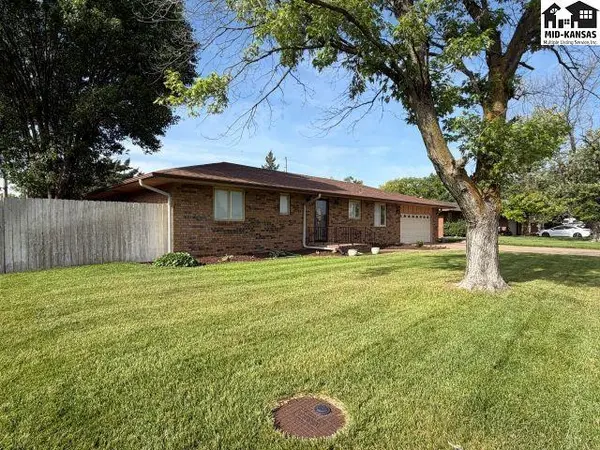 315 E Forest Ave, South Hutchinson, KS 67505