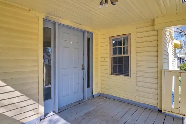 124 W Ruth St, Moundridge, KS 67107