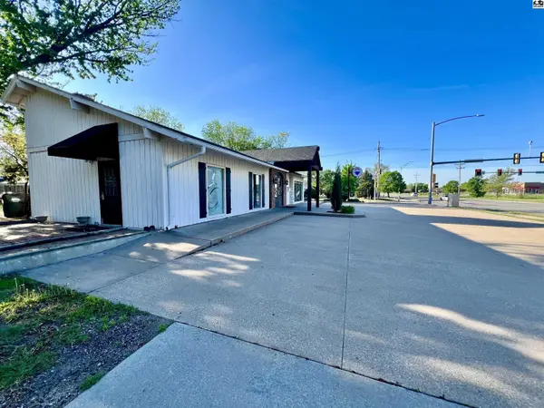 2300 N Lorraine St, Hutchinson, KS 67502
