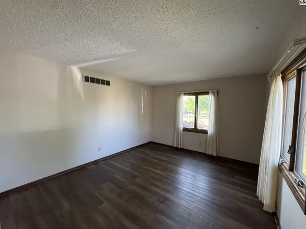 1008 W 13th St, Larned, KS 67550