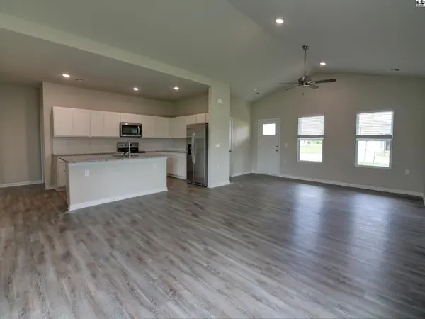 1053 Clubhouse Dr, Mcpherson, KS 67460
