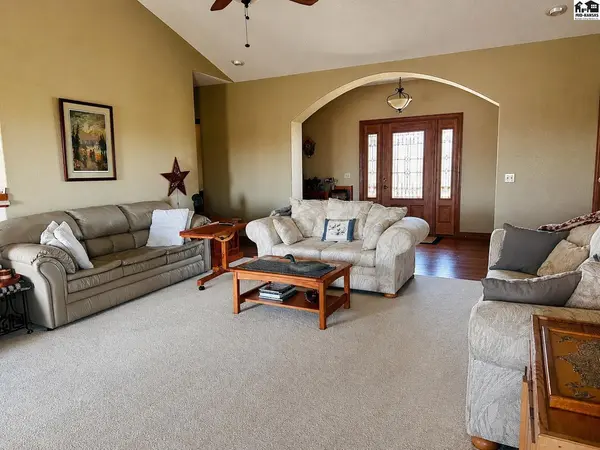 10204 SW Eastridge Rd, Pratt, KS 67124