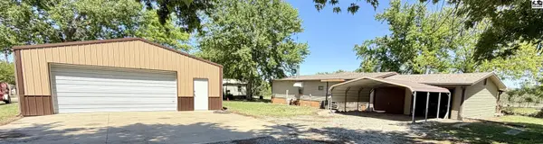 2 Bourbon St, Geneseo, KS 67444