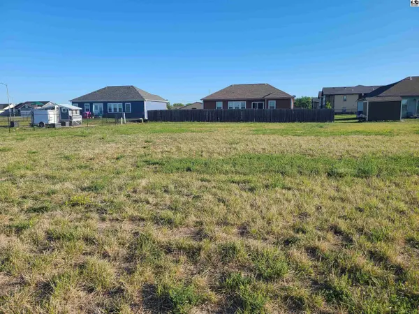 1407 Curtiss Dr, Mcpherson, KS 67460