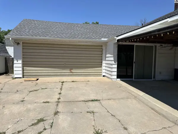 401 Stout, Pratt, KS 67124