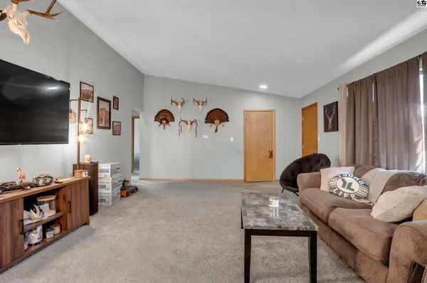 701 W Main St, Arlington, KS 67514
