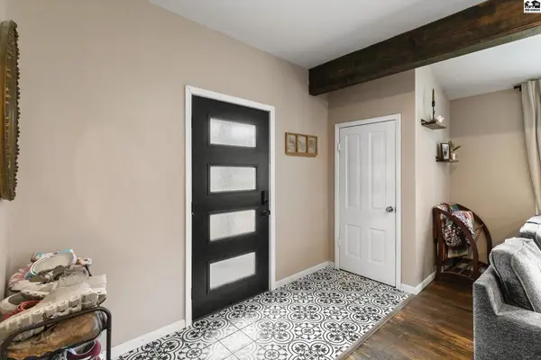 111 N 7th St, Sterling, KS 67579