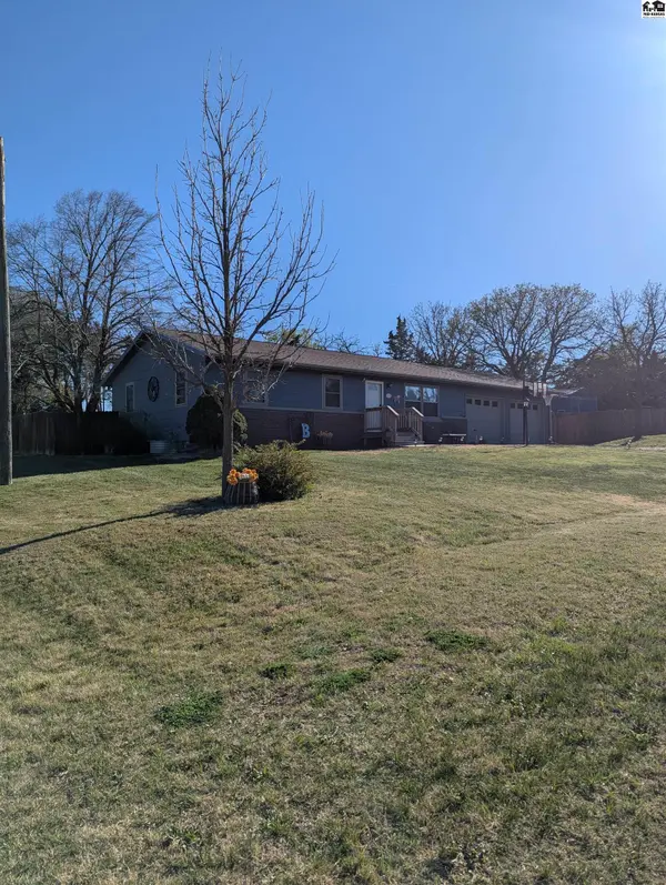 102 Court St, Little River, KS 67457