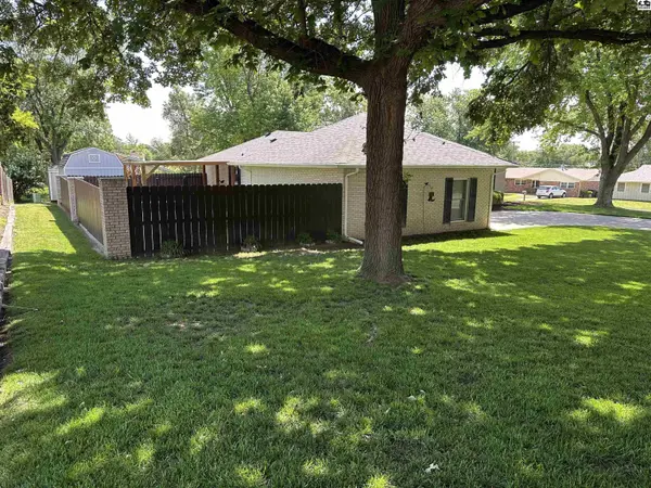 430 Saratoga Ct, Pratt, KS 67124