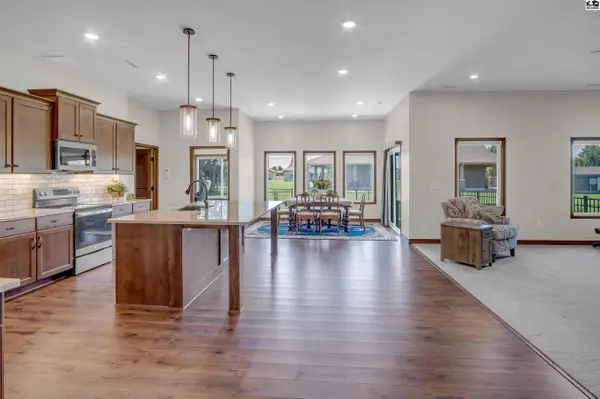 916 Veranda Cr, Mcpherson, KS 67460