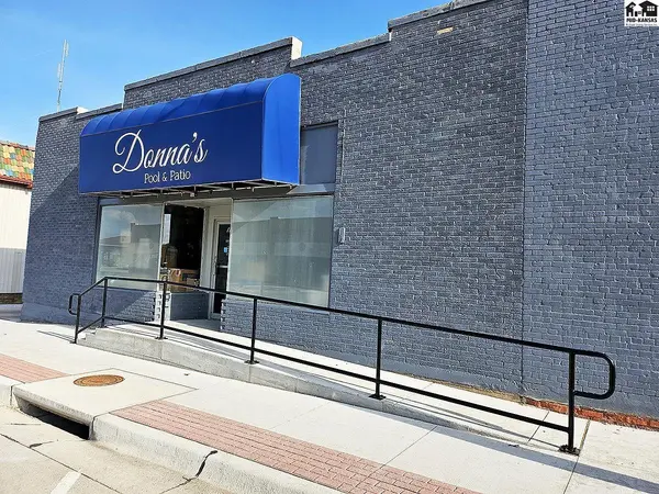 224 N Main St, Mcpherson, KS 67460