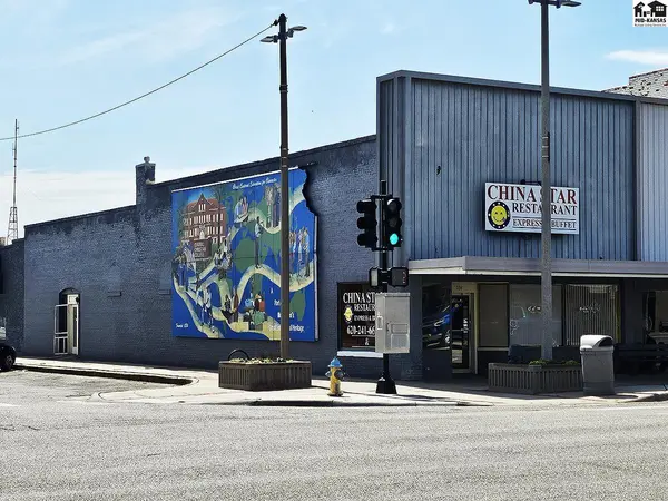224 N Main St, Mcpherson, KS 67460