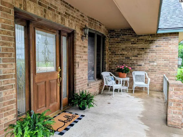 1421 Pioneer Rd, Mcpherson, KS 67460
