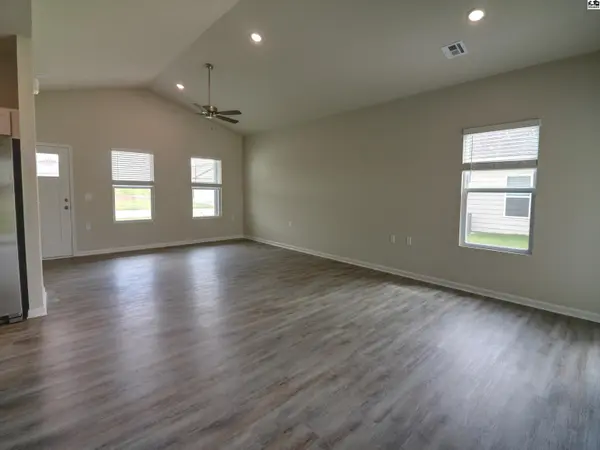 1041 Clubhouse Dr, Mcpherson, KS 67460