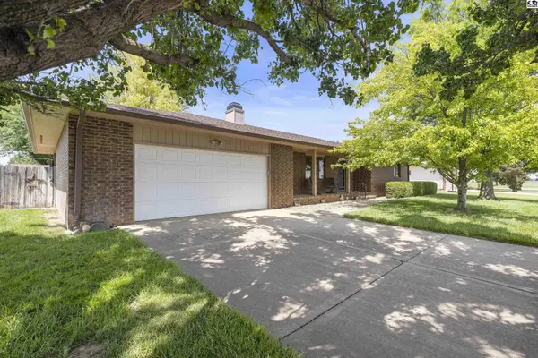 1310 Wheatland Dr, Hutchinson, KS 67502