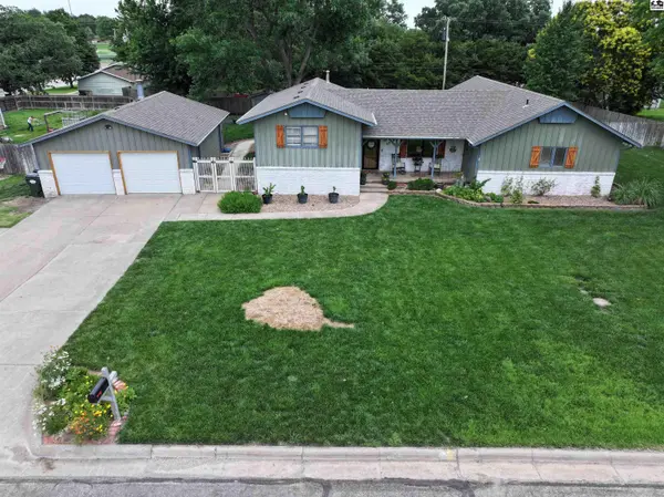1112 S St. John, Lyons, KS 67554