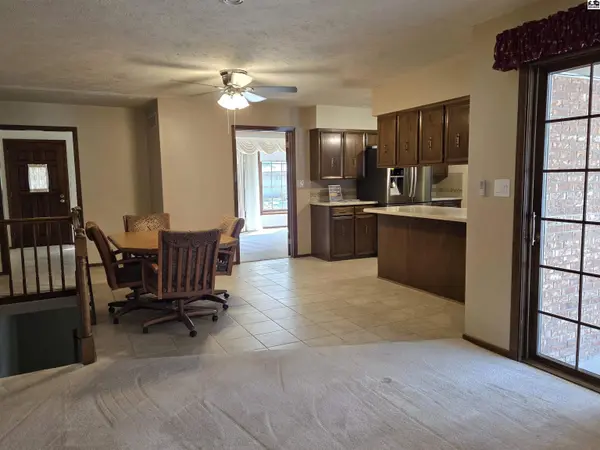 1306 Bristol Rd, Hutchinson, KS 67502
